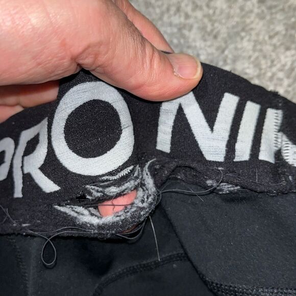 Used Nike Black mens Compression tapered work out yoga style stretch Tights Crop - Picture 4 of 5